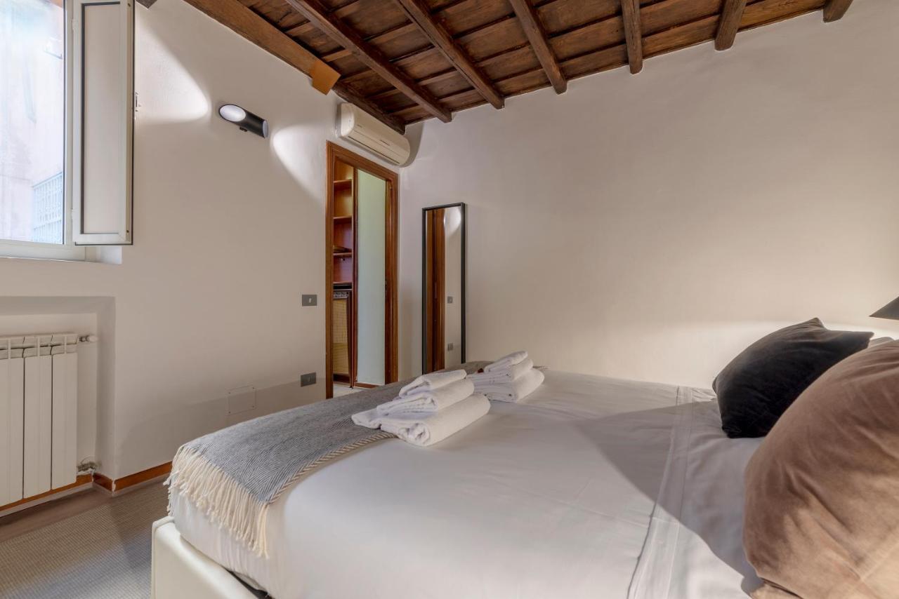 Giubbonari 23 - Fromhometorome Apartment Rom