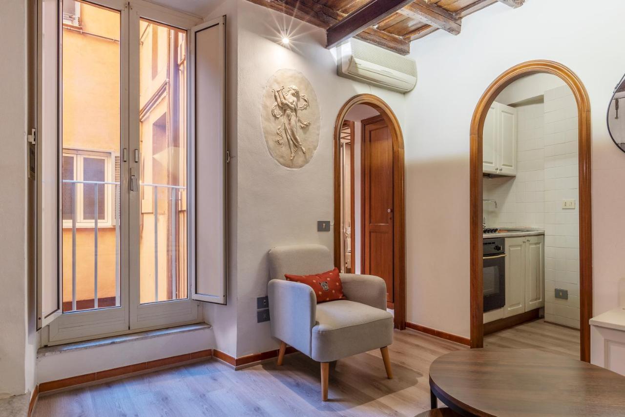 Apartment Giubbonari 23 - Fromhometorome Rom